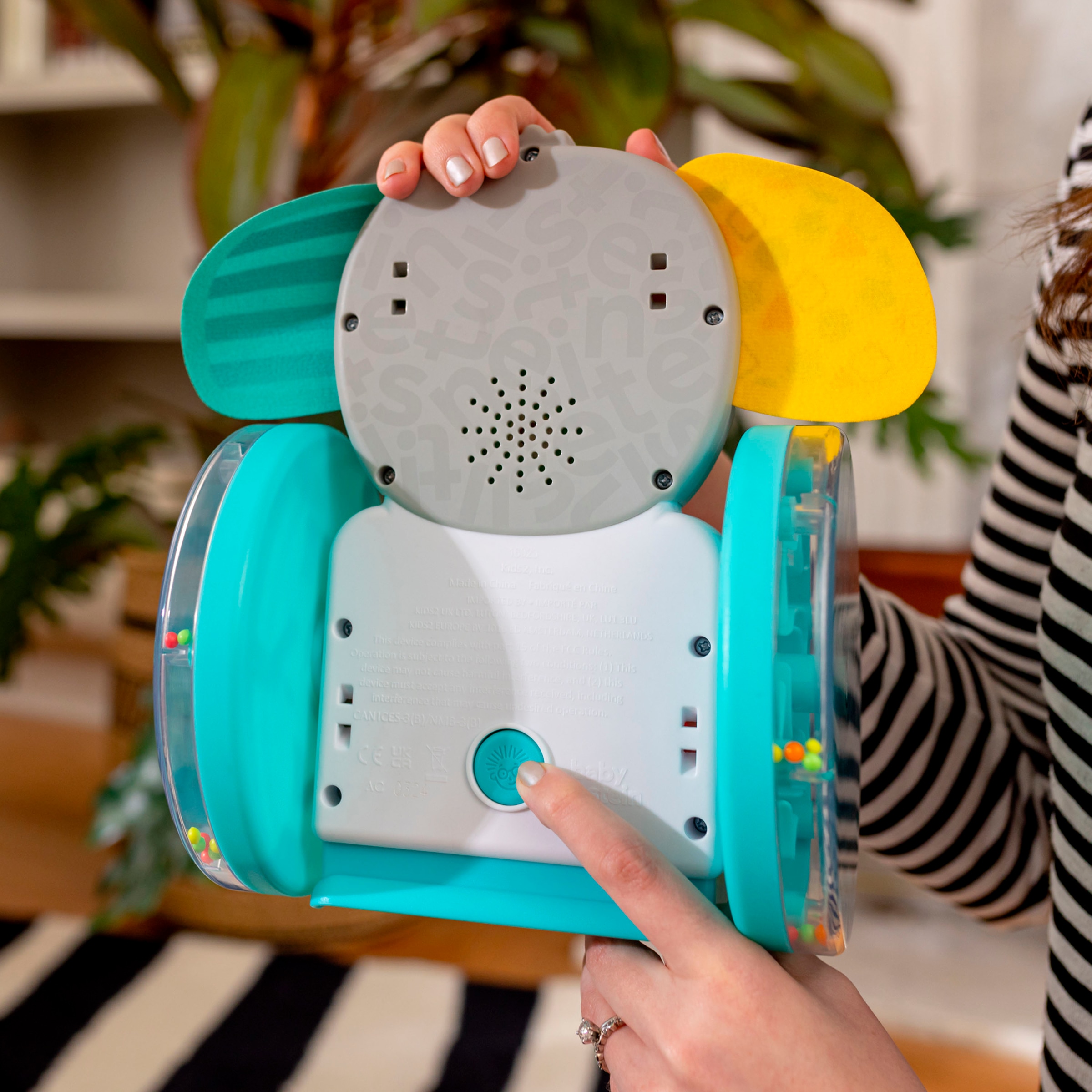 Baby Einstein Lernspielzeug »Chase & Tap Earl Interactive Crawling Toy«
