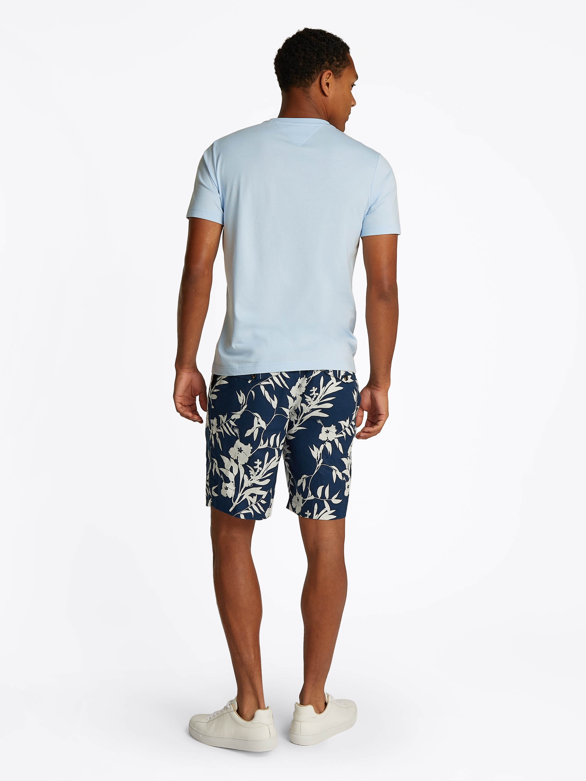 Tommy Hilfiger Kurzarmshirt »FLAG BOX TEE«, Mit Rundhalsausschnitt