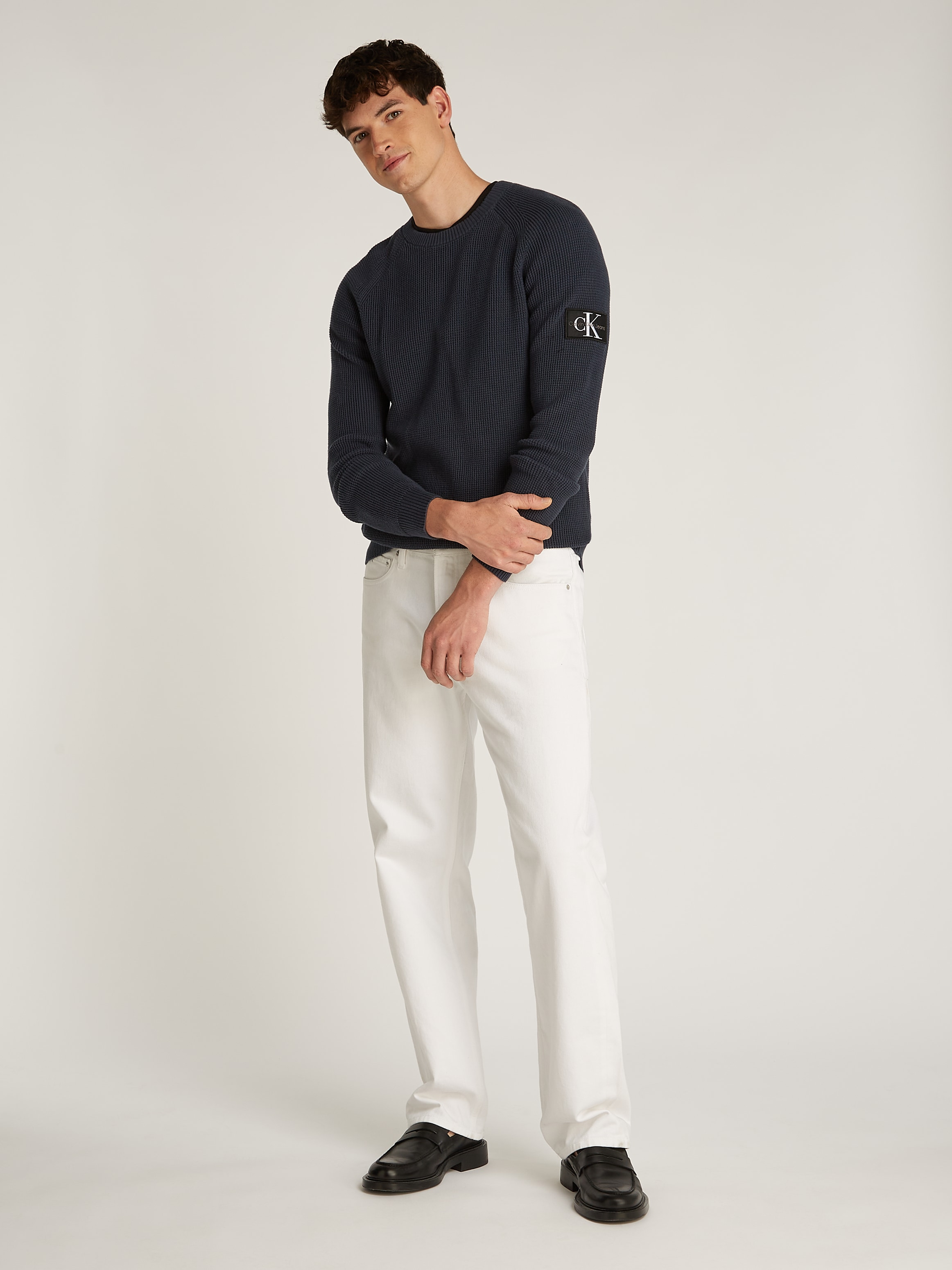 Calvin Klein Jeans Rundhalspullover »BADGE EASY SWEATER«, mit Logopatch