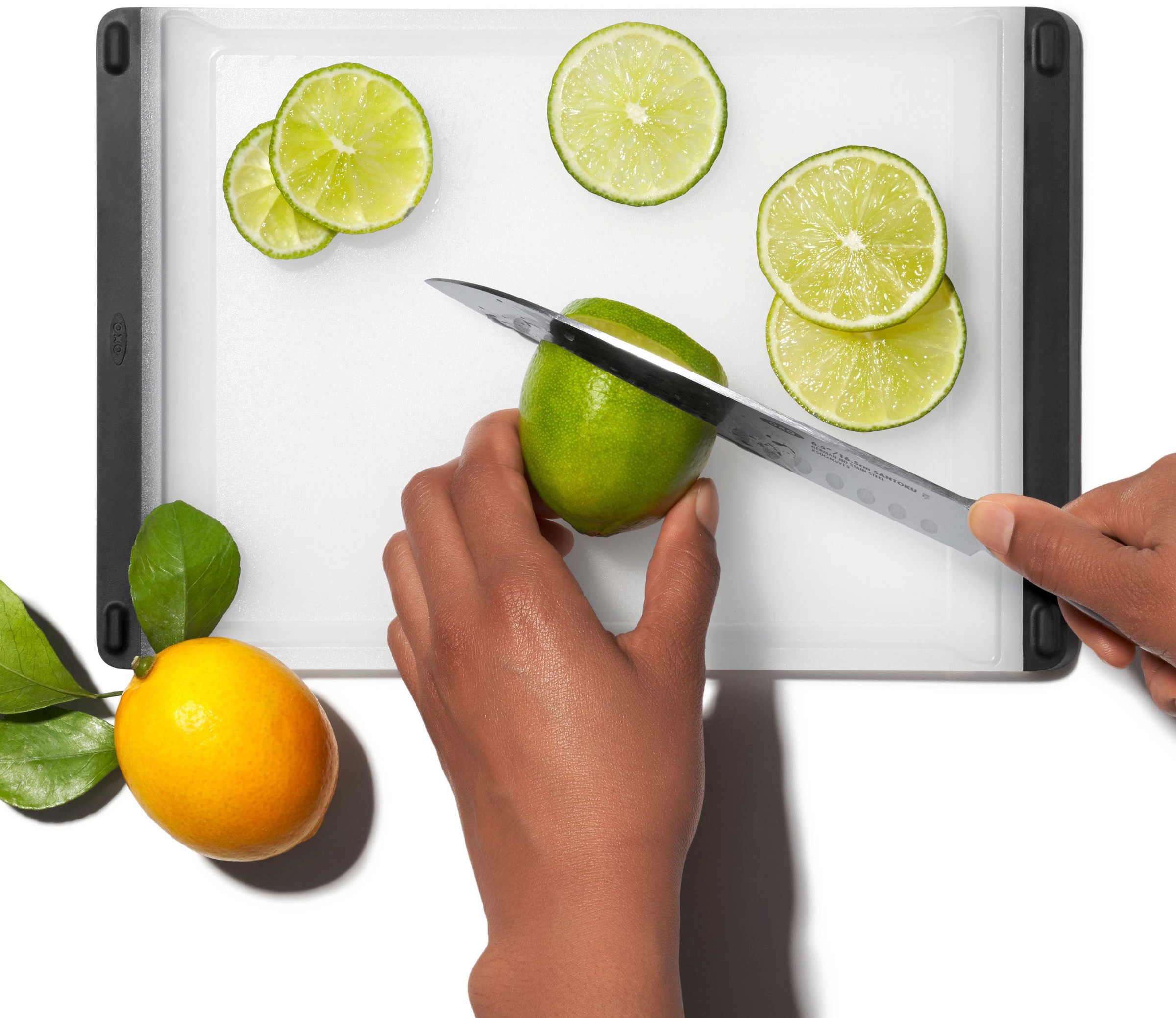 OXO Good Grips Schneidebrett mit Saftrille