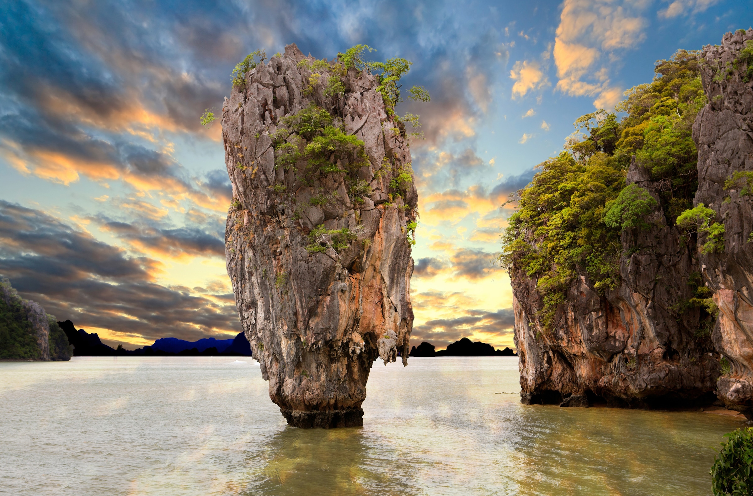 Papermoon Fototapete »INSEL-PHANG NGA THAILAND JAMES BOND KLIPPE GEBIRGE ME günstig online kaufen