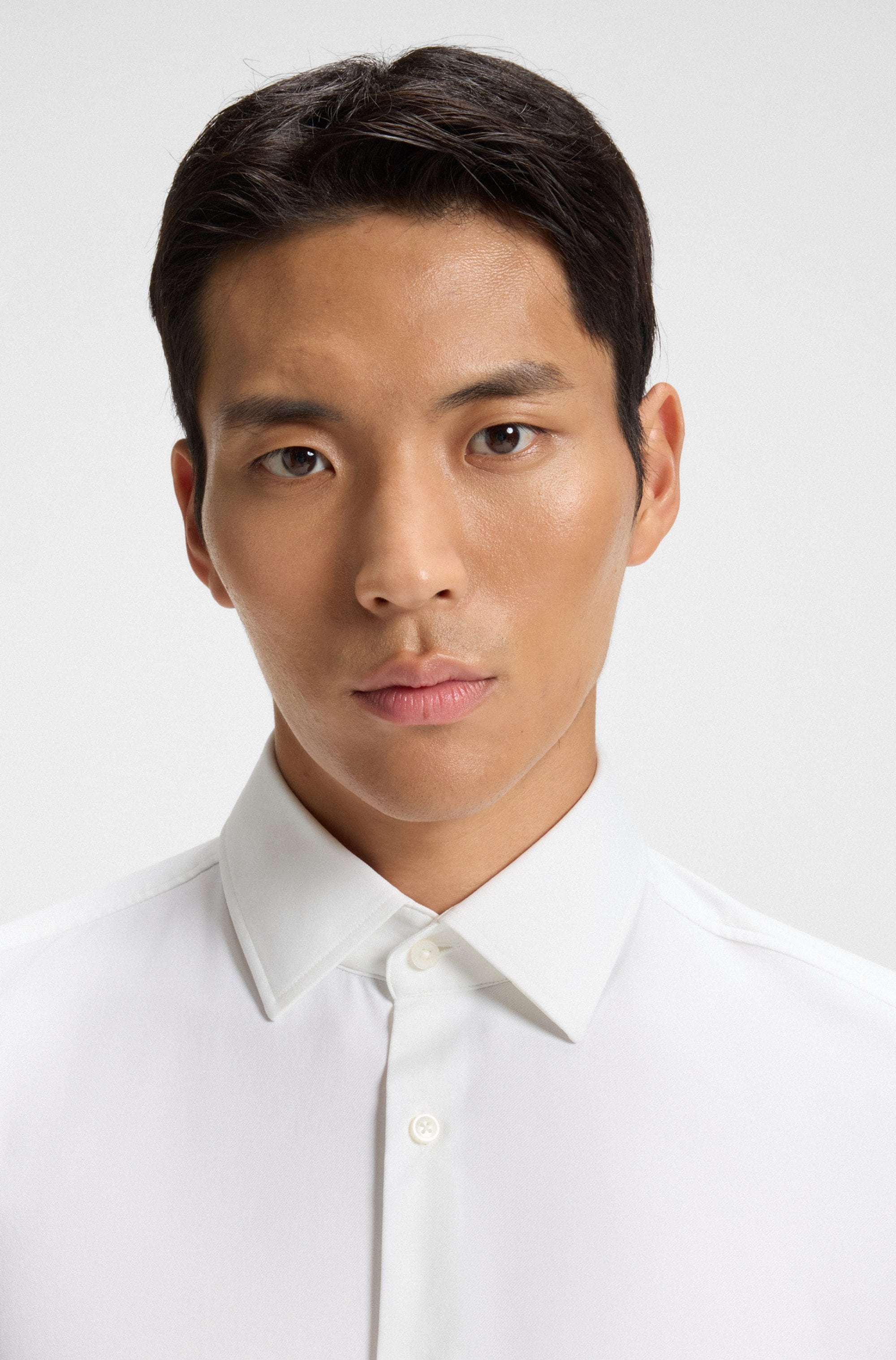 BOSS Businesshemd »HANK« Slim-Fit, aus funktionalem Stretch-Twill, Kentkragen