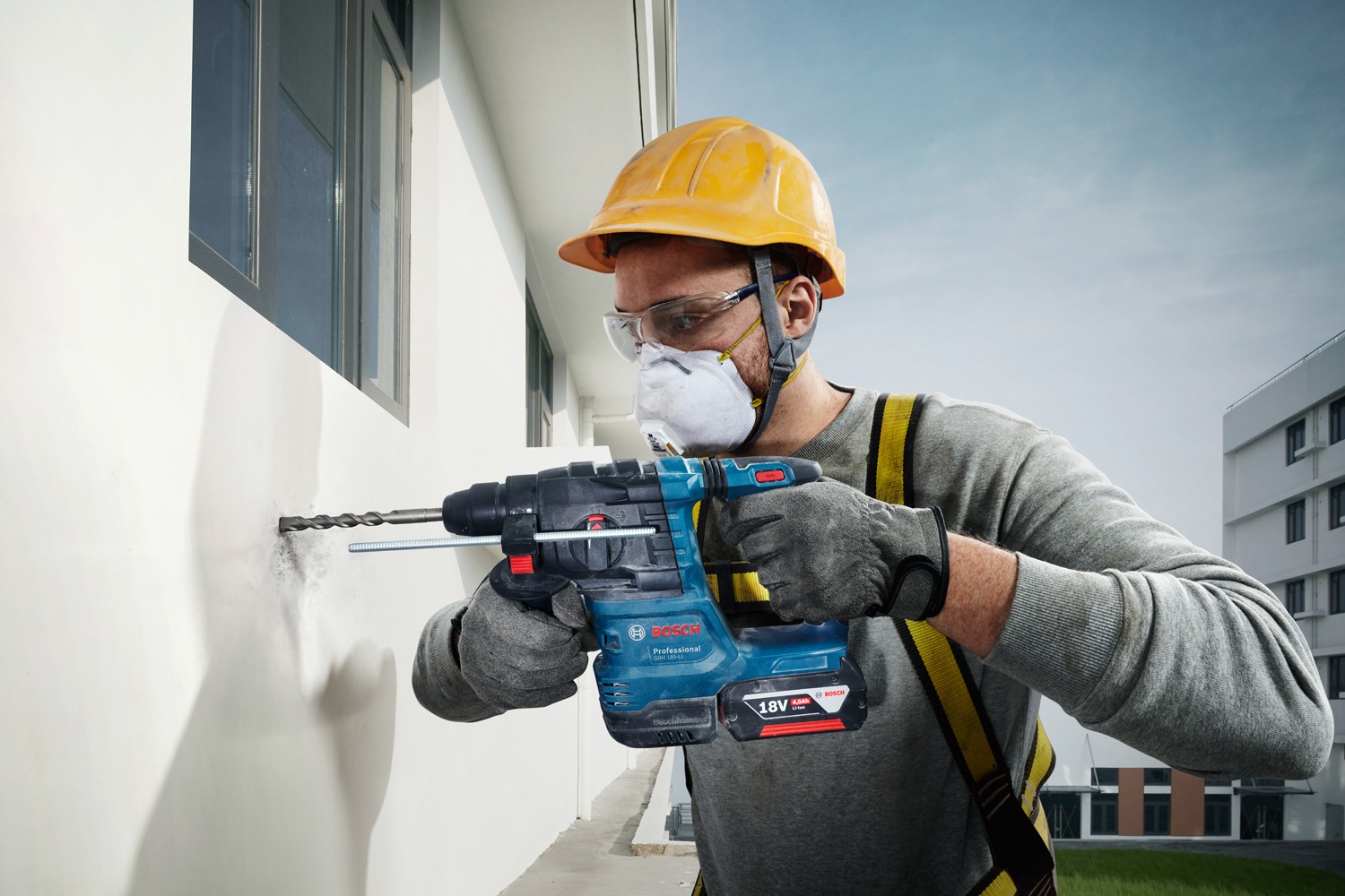 Bosch Professional Akku-Bohrhammer »»GBH 18V-22« mit SDS plus«, Inkl. 2x Akku 4,0 Ah und Schnellladegerät, in L-BOXX 136
