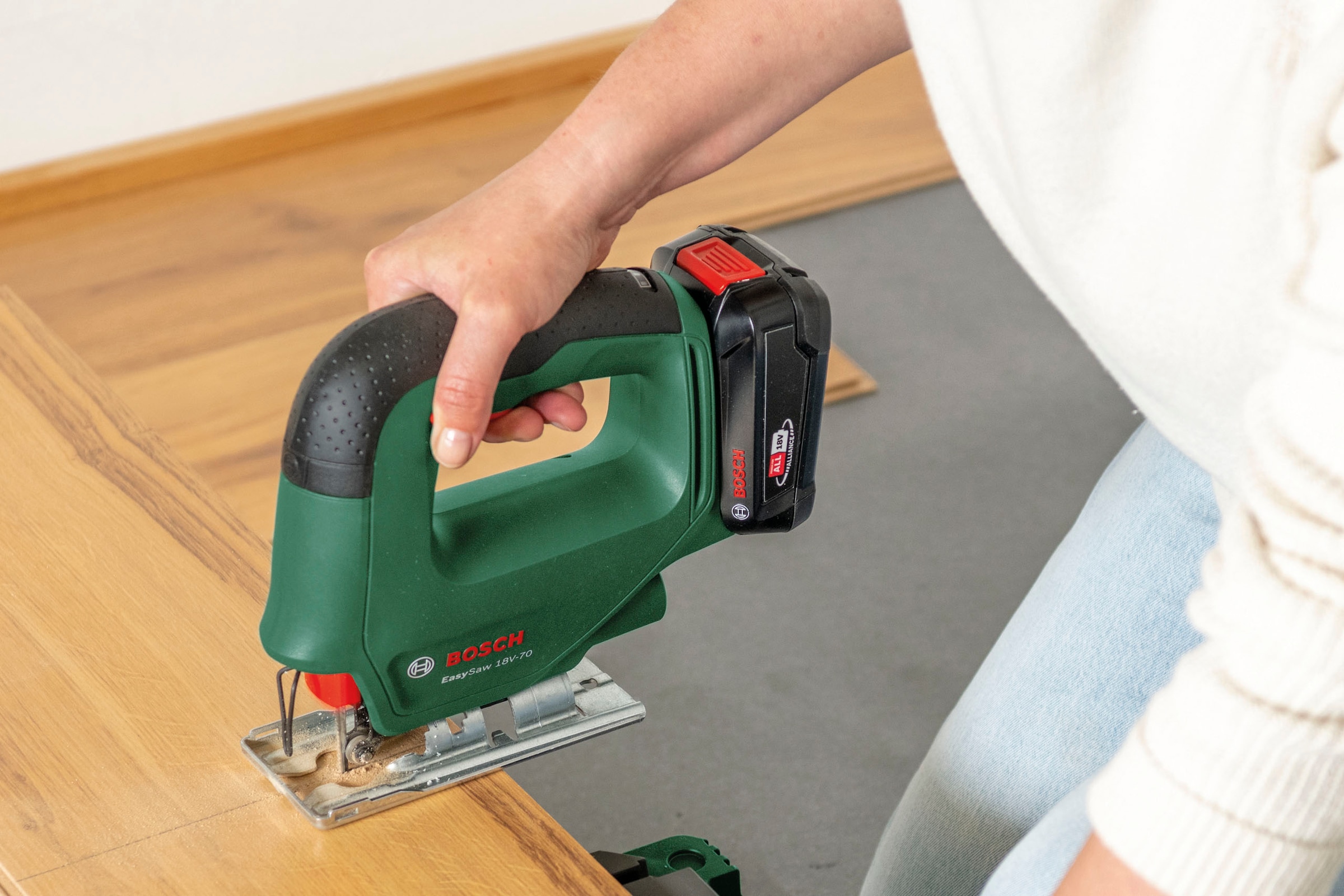 Bosch Home & Garden Akku-Bohrschrauber »EasyImpact 18V-70 + Stichsäge EasySaw 18V-70«, mit 2 Akkus 18V/2,0Ah und Ladegerät AL18V-20