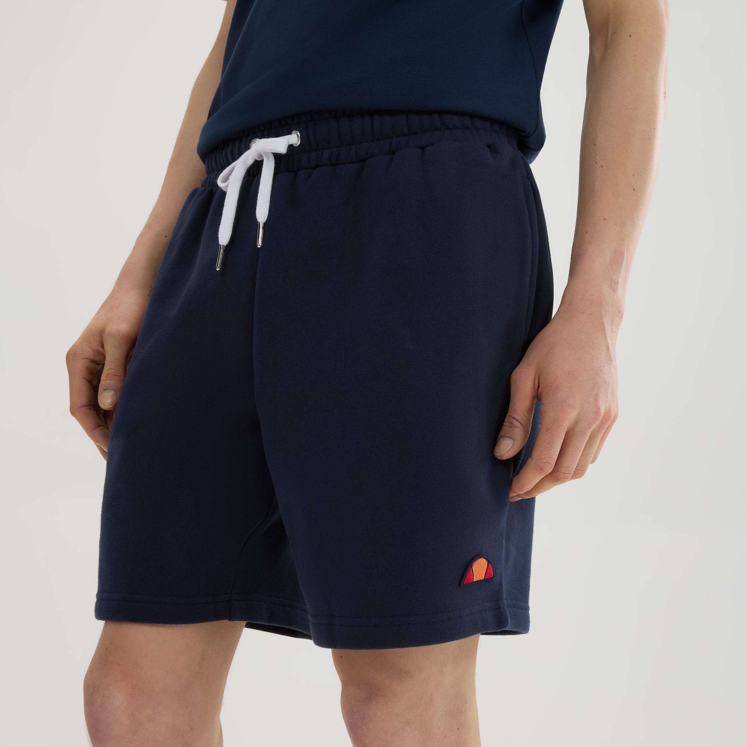 Ellesse Sweatshorts »ISLINGTON SHORT«  aus Baumwolle und Polyester, bequeme Passform