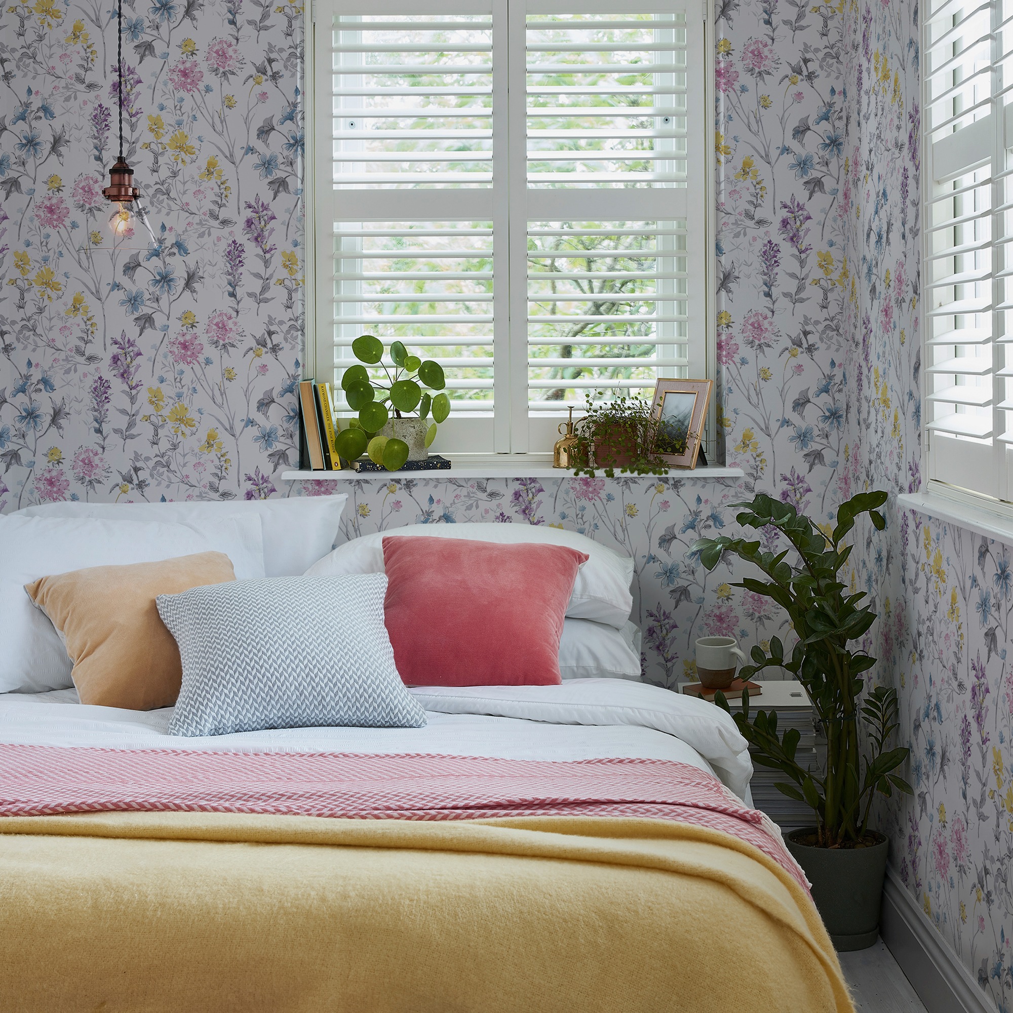 LAURA ASHLEY Vliestapete »Wild Meadow«, gemustert, FSC® zertifiziert, mit lebhaftem Druck, 10 Meter Länge