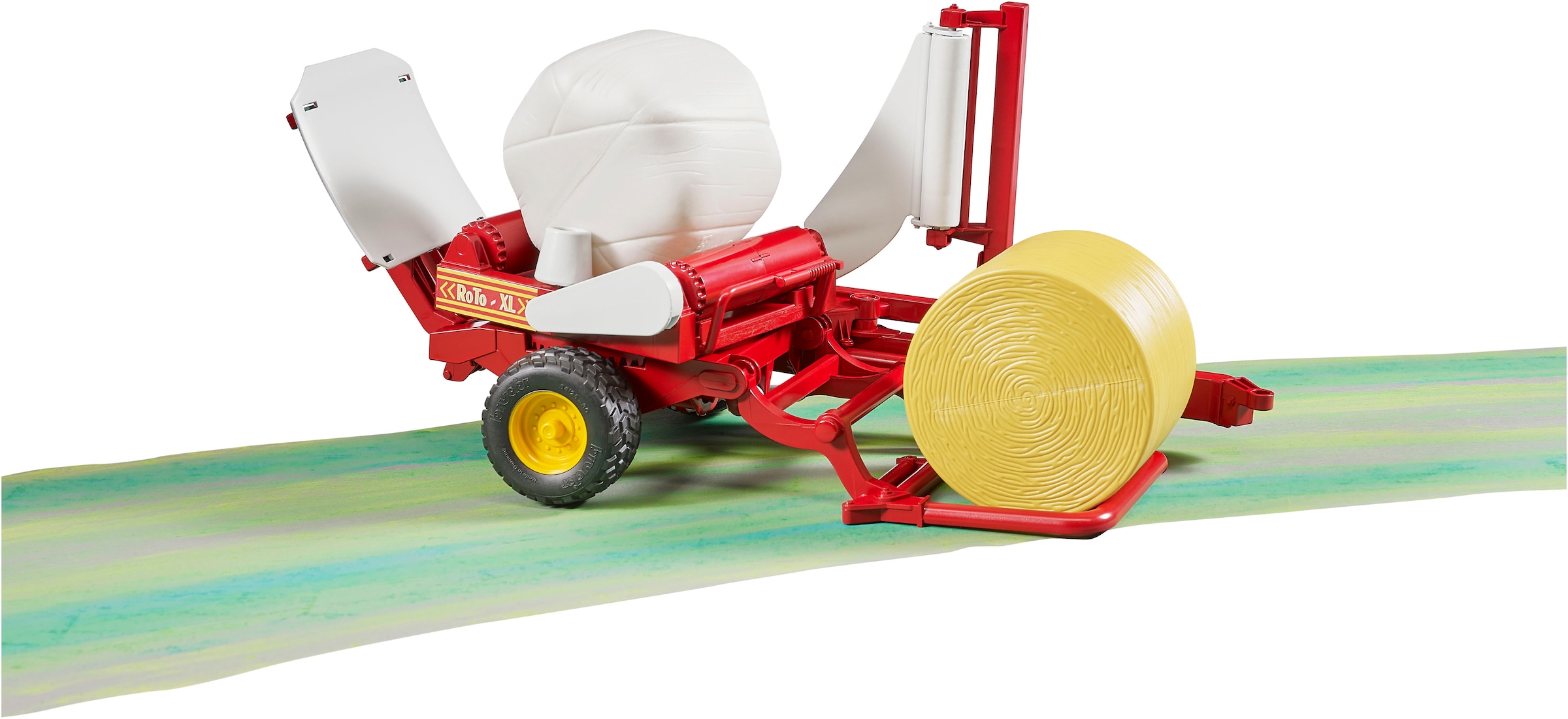 Bruder® Spielzeug-Landmaschine »Ballenwickler 38 cm mit Rundballen ocker/weiss (02122)«, Made in Europe