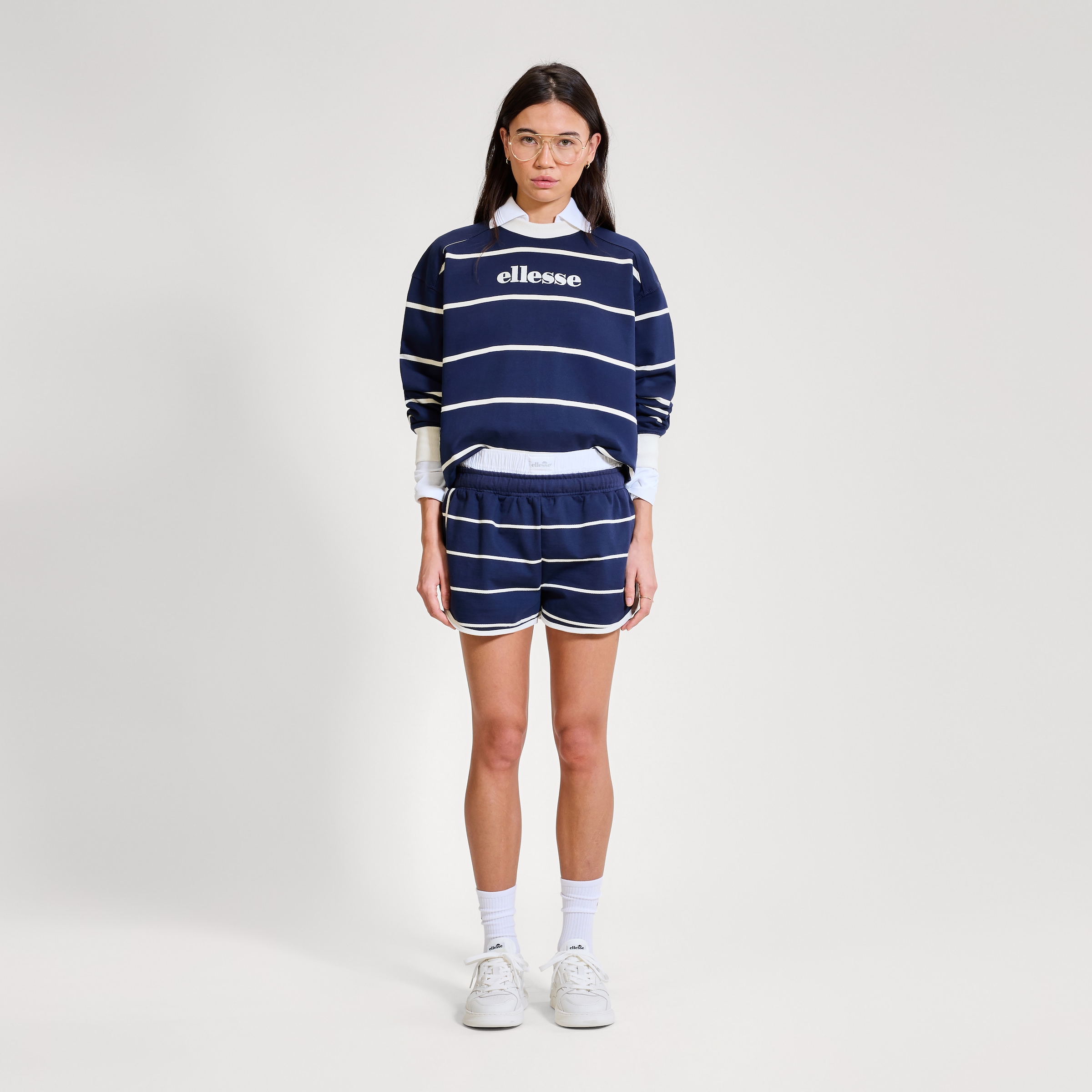 Ellesse Sweatshirt »TAGGIA SWEATSHIRT«, mit Rundhalsausschnitt, ohne Verschluss, aus Baumwolle und Polyester

