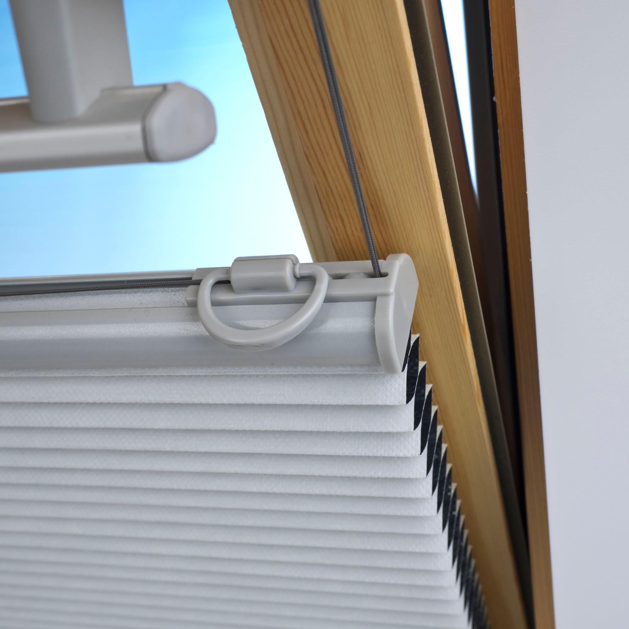 Liedeco Dachfensterplissee »Universal Dachfenster-Plissee«, verdunkelnd, energiesparend, ohne Bohren, verspannt, Fixmaß