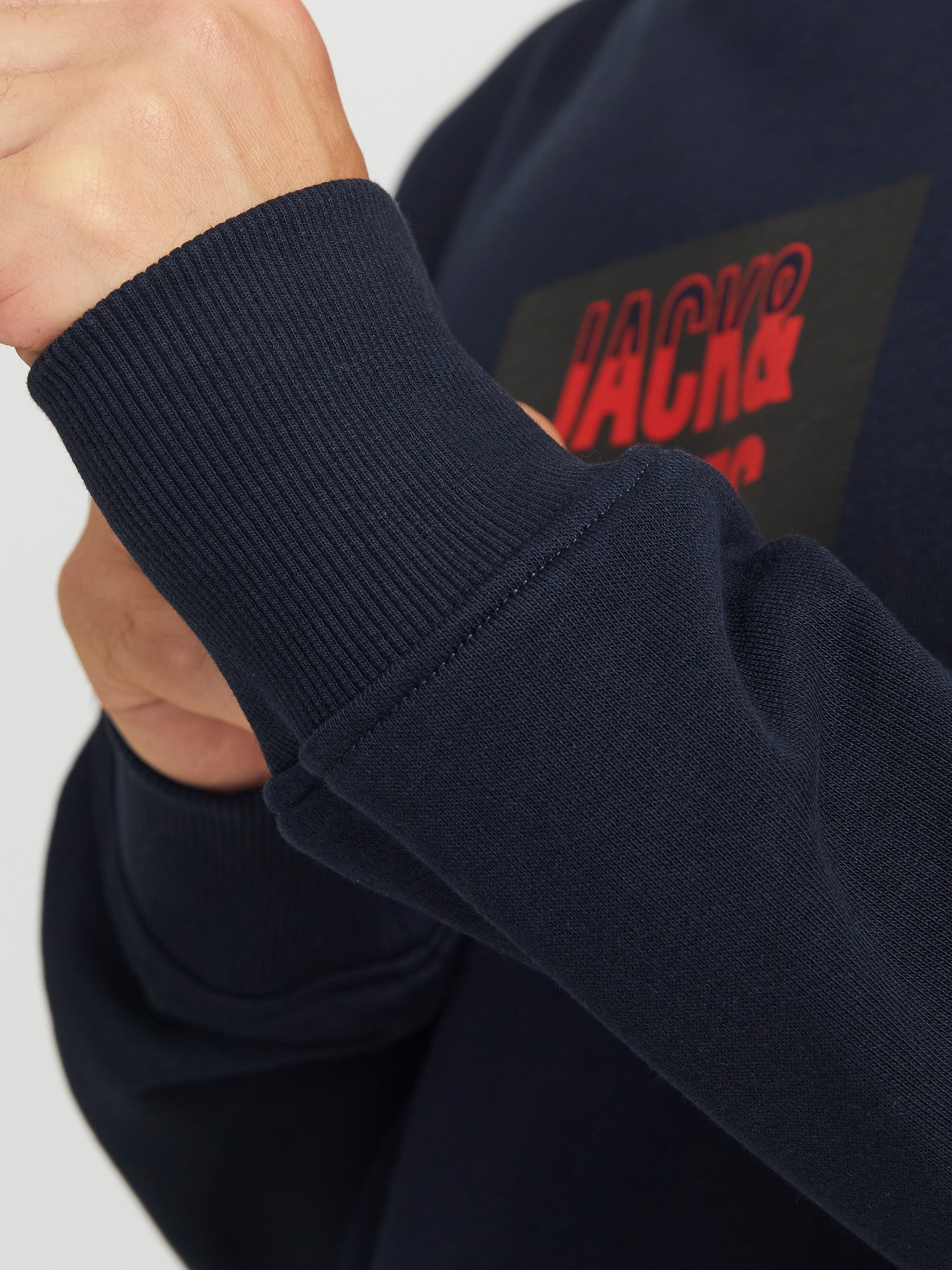 Jack & Jones Sweatshirt »JJHUDSON – Sweatshirt mit Print, Rundhals und Kapuze«, Print, modisch, regular fit, angeraute Sweatware, Rundhals