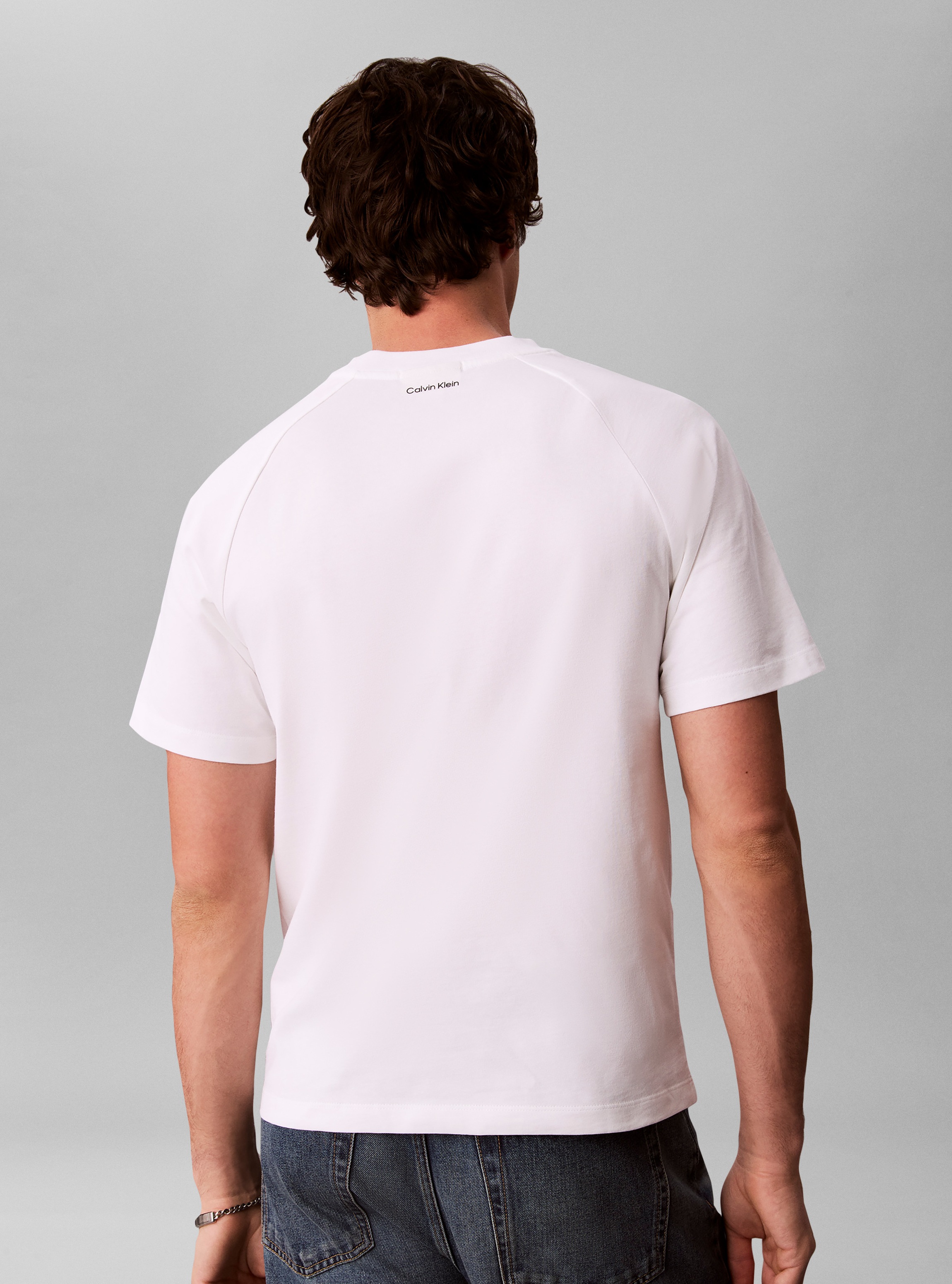 Calvin Klein T-Shirt »LOGO TAPE TEE« Regular fit, Logoschriftzug