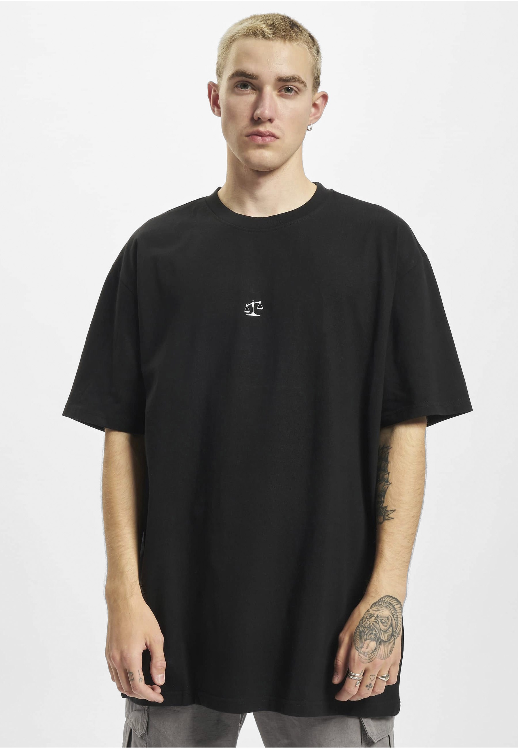 Upscale by Mister Tee Kurzarmshirt »Upscale by Mister Tee Unisex Crucial Oversize Tee« 1 Stk.