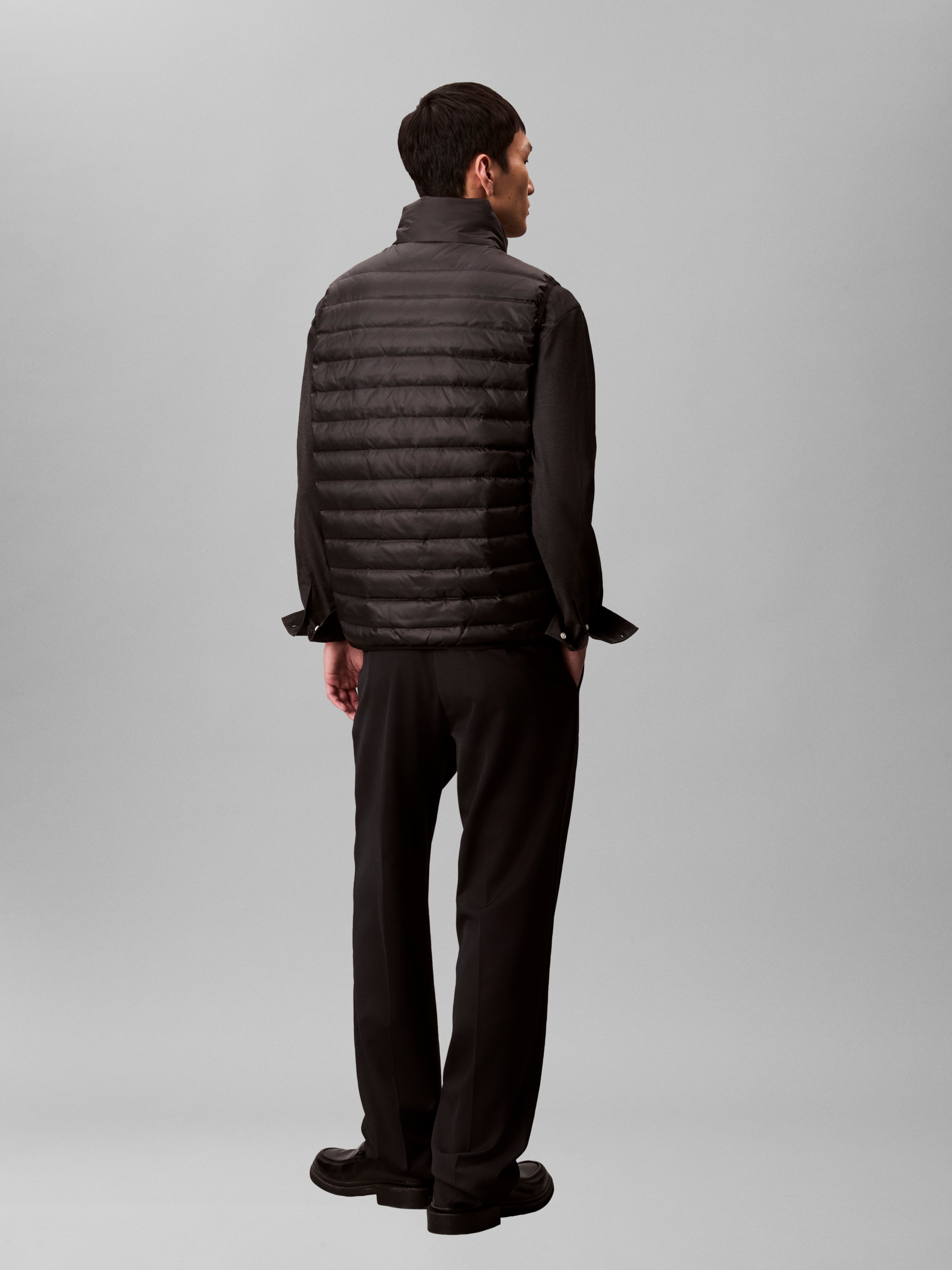 Calvin Klein Steppweste »SLVLSS LT WT NYLON PUFFER VEST« Mit Rundhalsausschnitt