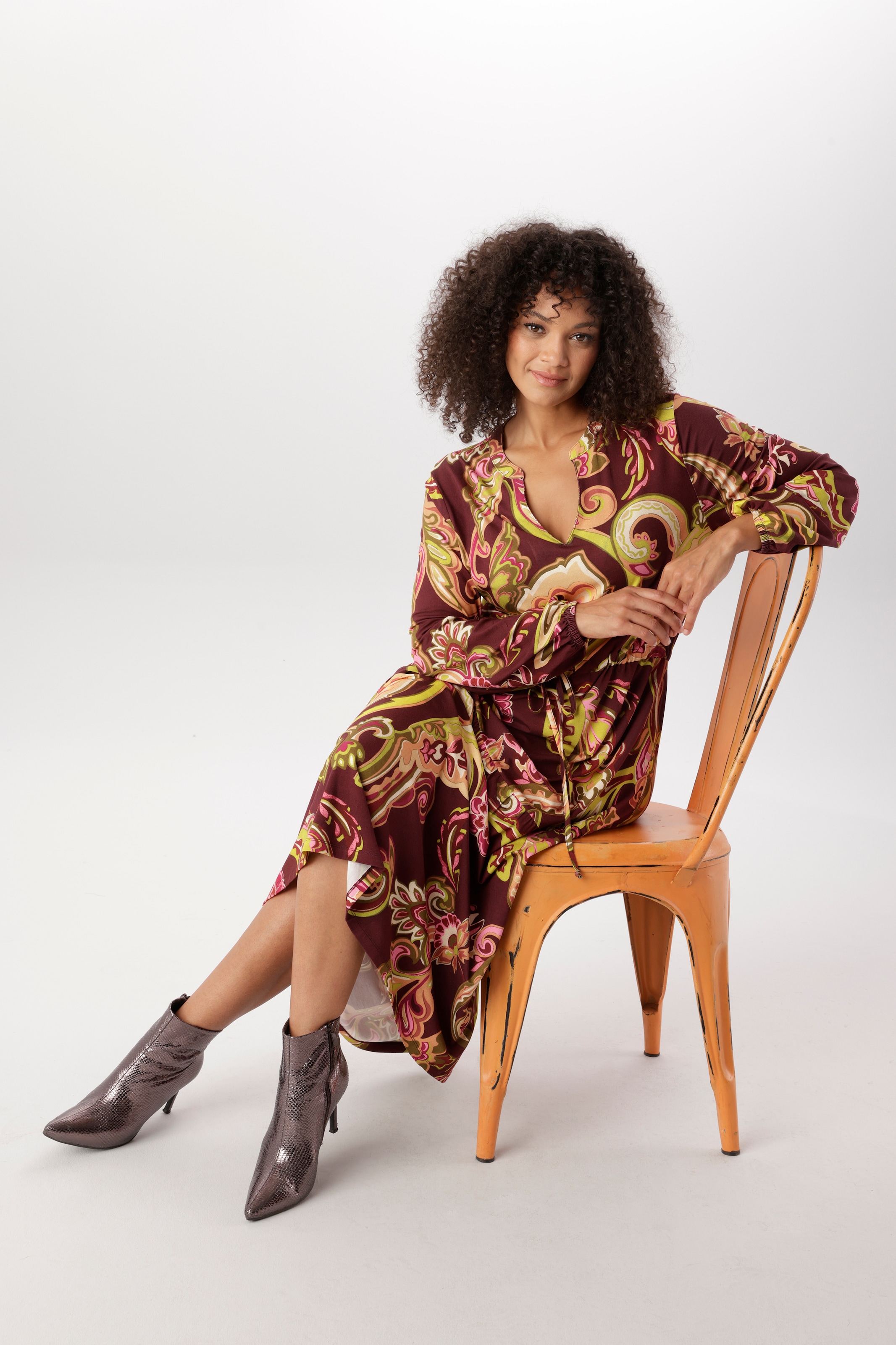 Aniston PLUS Jerseykleid mit Paisley-Druck in satten Farben - NEUE KOLLEKTION