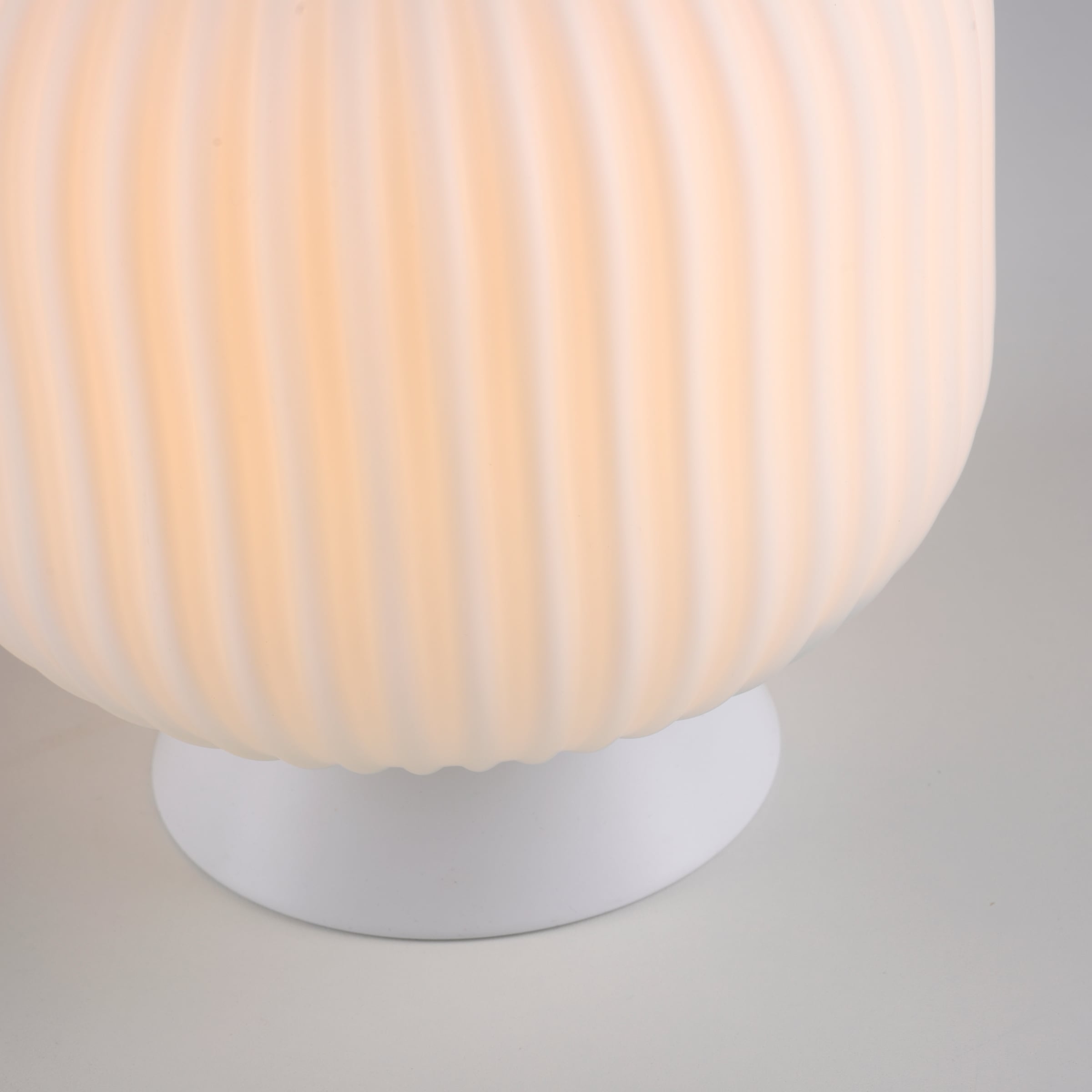 SCHÖNER WOHNEN-Kollektion LED Tischleuchte »NAMI« E27 1 Stk. SCHÖNER WOHNEN Kollektion, Schnurschalter, geriffeltes Glas