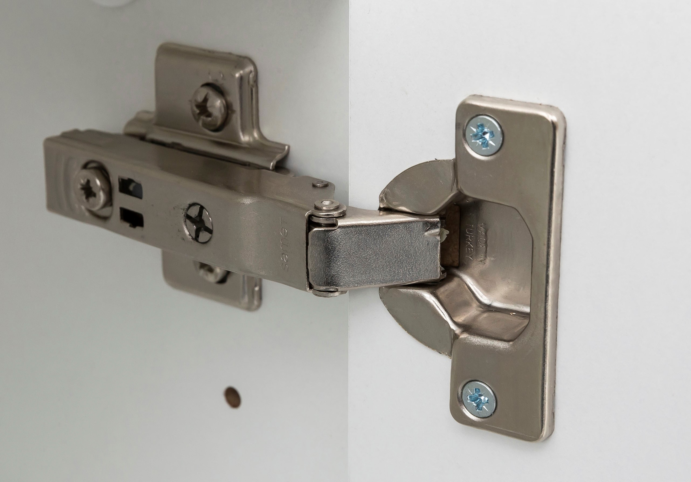 welltime Spiegelschrank »Trento, verschiedene Ausführungen und Farben«, Breite 60 cm, mit 3D-Effekt, Spiegeltüren, Inklusive LED-Beleuchtung