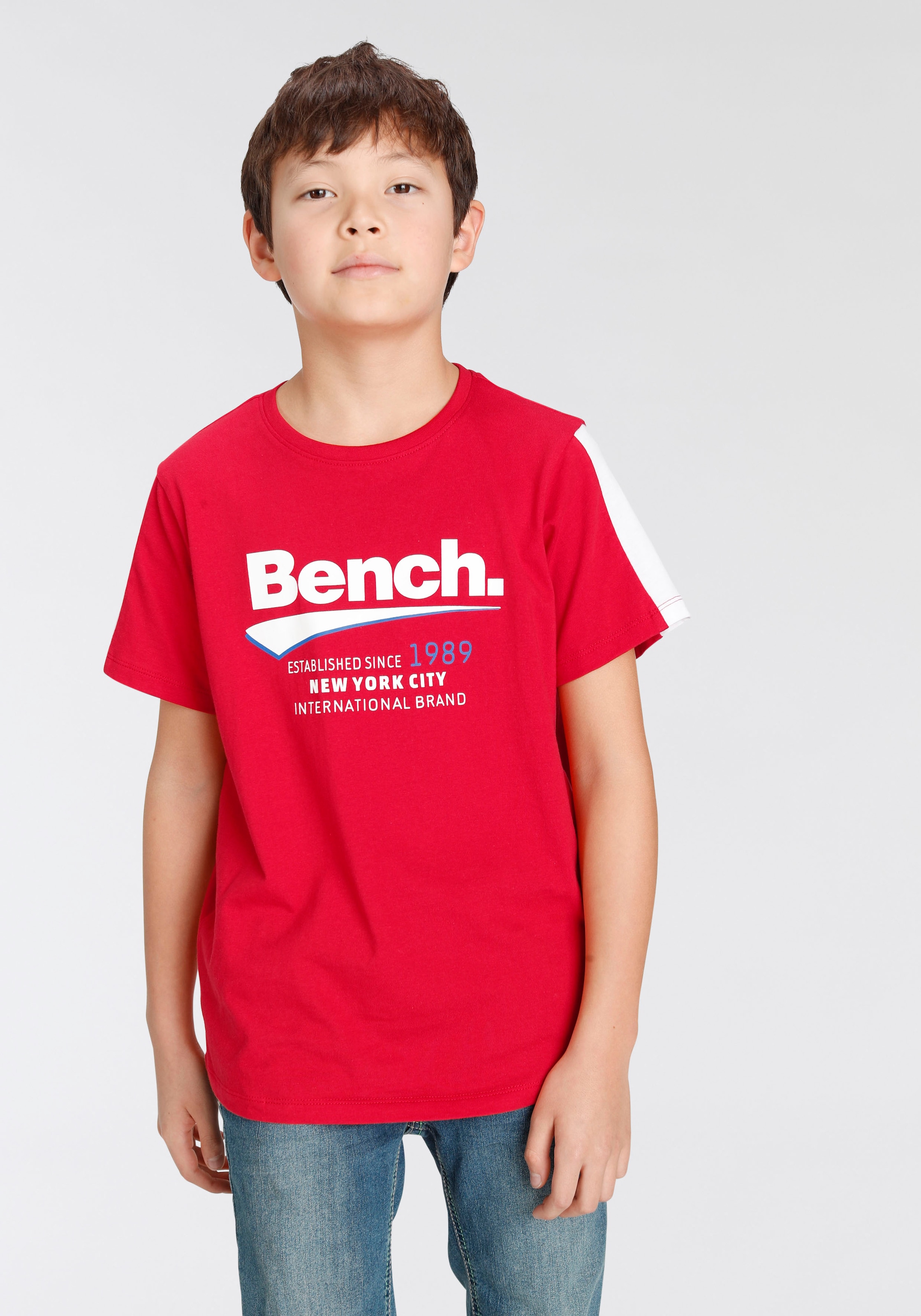 T-Shirt Bench. farbigem bestellen »mit Ärmeleinsatz« Online-Shop im